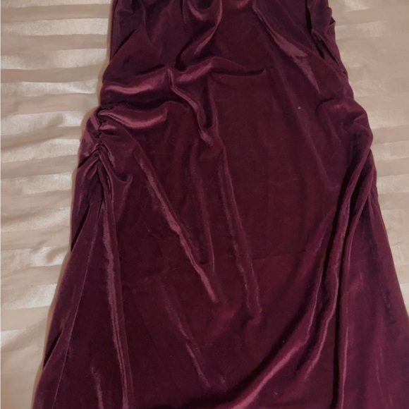 a new day Velvet Mini Dress in Deep Burgundy - Picture 4 of 4